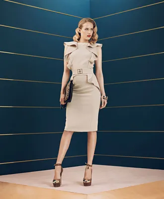Изображения платьев Elisabetta Franchi в роскошном исполнении