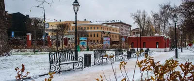 Логотип «Я люблю Москву» в саду «Эрмитаж», Москва. Карта, фото, как  добраться – путеводитель по городу на MsMap.ru