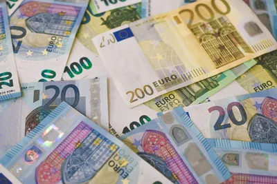 The EU finally got rid of the 500 euro bill, the currency of choice for  criminals.