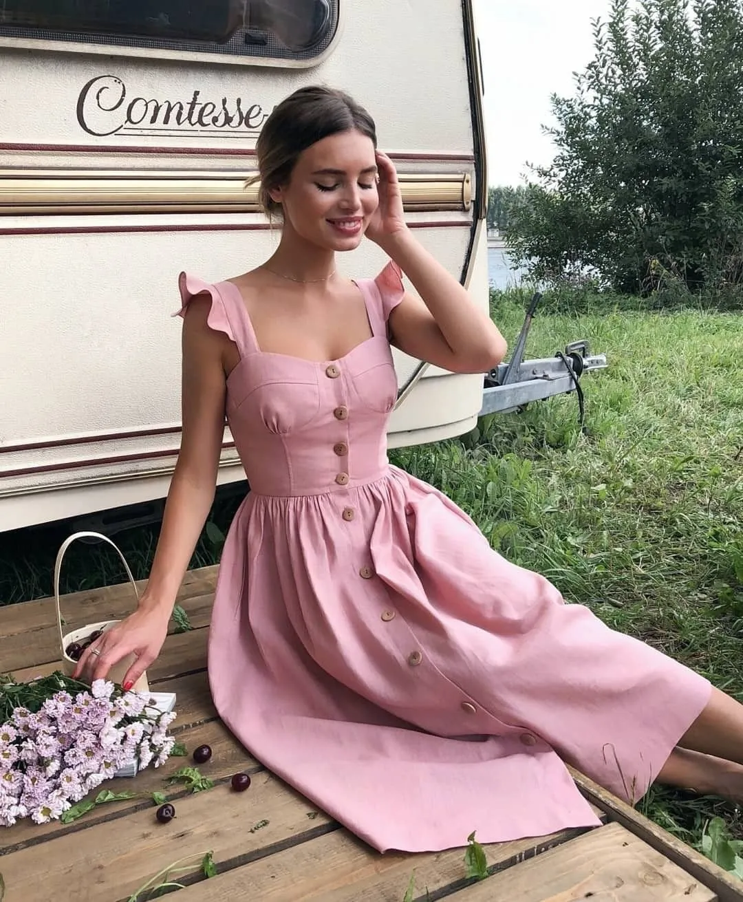 Стильные летние фасоны платьев: фотографии для вдохновения Стильные летние фасоны платьев: фотографии для вдохновения