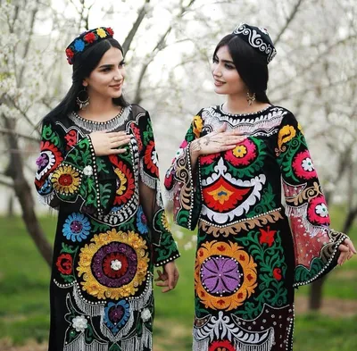 Картинки изысканных таджикских платьев