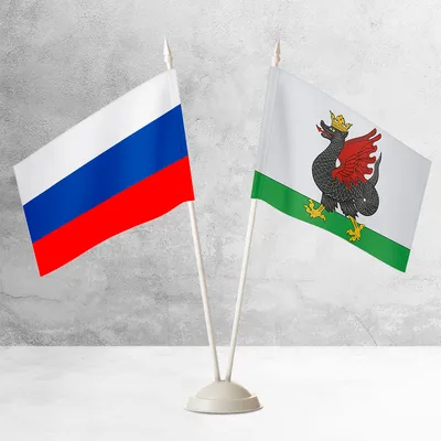 Российский флаг с надписью города Казань