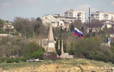 Флаг морской крепости подняли на Карантинном форте в Севастополе