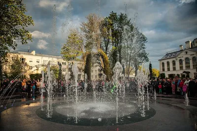 Театральный» фонтан на главной площади Читы откроют в День города | МК в  Чите | Дзен