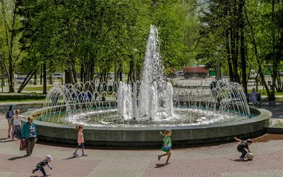 Поющий фонтан в Центральном парке. Волшебство водных струй в Новосибирске!  | Дома не сидится! | Дзен