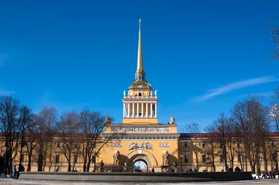 Адмиралтейская площадь в Санкт-Петербурге