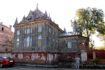 В Астрахани официально открылся городской пляж. Что там сейчас происходит