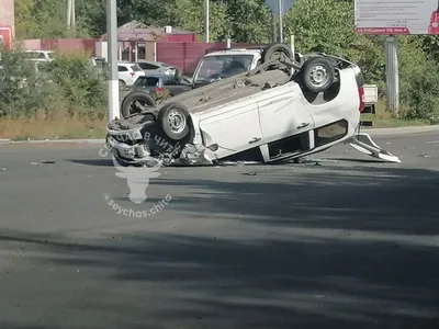 Автомобиль перевернуло на крышу после ДТП возле оптовых баз в Чите