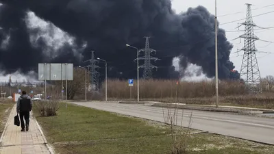 В соцсетях появились видео взрывов на нефтебазе в Белгороде - РИА Новости,  01.04.2022