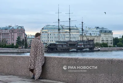 Белые ночи в Санкт-Петербурге, мосте и острове Vasilievsky Стоковое  Изображение - изображение насчитывающей достопримечательностью, город:  101722385