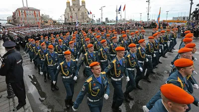 Парад Победы на суше, на море и в воздухе прошел во Владивостоке  РФ_Russian.news.cn