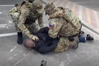 Появилось видео уничтожения боевиков \"Имарат Кавказ\" в Дагестане —  30.06.2015 — В России на РЕН ТВ