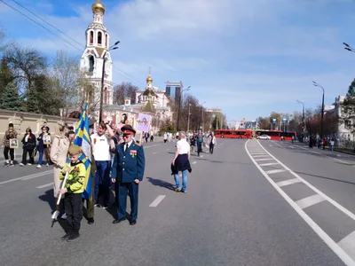 День Победы в Казани: «Бессмертный полк» в новом формате, проезд  исторической военной техники, тысячный хор и салют - Новости - Официальный  портал Казани