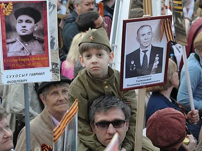 Живем в прекрасной стране, где помнят наших героев», - участница «Бессмертного  полка» в Краснодаре