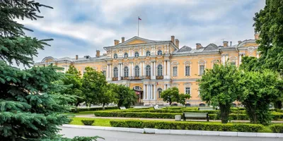 Дворцовая площадь в Санкт-Петербурге – чем заняться, что расположено, как  добраться