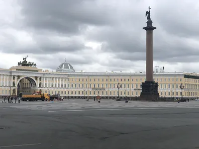 Василий Семенович Садовников - Вид Дворцовой площади и Зимнего дворца в  Санкт-Петербурге: Описание произведения | Артхив