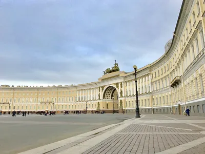 С Дворцовой площади убрали инсталляцию в честь города-побратима Петербурга  Мариуполя : ЗакС.Ру : Новости Санкт-Петербурга