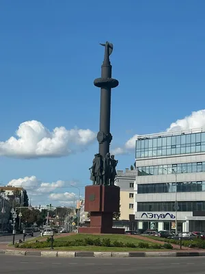 Памятник в Нижнем парке Липецка