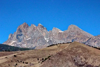 Файл:Caucasus, Ingushetia, Ингушские боевые и смотровые башни, горы Кавказа.jpg  — Википедия