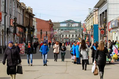 Россия, Иркутск - 6-ое июля 2019: Часы большого Бен в парке Иркутска летом  Редакционное Фото - изображение насчитывающей лето, привлекательности:  153576666