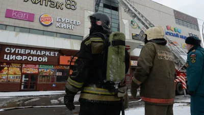 NEWSru.com :: Количество погибших во время пожара в кемеровском ТЦ \"Зимняя  вишня\" увеличилось до 64