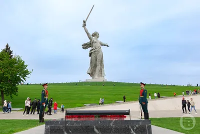 Volgograd. Russia - May 11 2017. Destroyed mill Gerhardt and a copy of the  monument Fountain \"Barmalej\" next to the mill in Volgograd Memorial  museum-panorama \"Battle of Stalingrad\" – Stock Editorial Photo © Gaika1967  #157291026