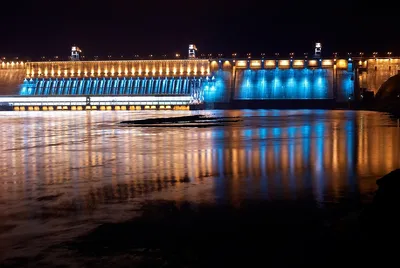 В облицовке водоводов Красноярской ГЭС обнаружена сеть трещин. Красноярский  рабочий