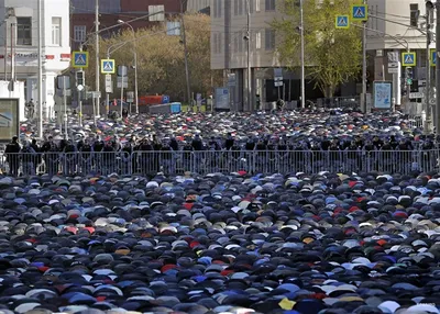 На Ураза-байрам в Москве собралось 300 тысяч верующих - Korrespondent.net