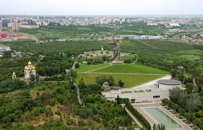 Памятник \"Героям Сталинградской битвы\" на Мамаевом кургане в Волгограде -  РИА Новости, 15.10.2017