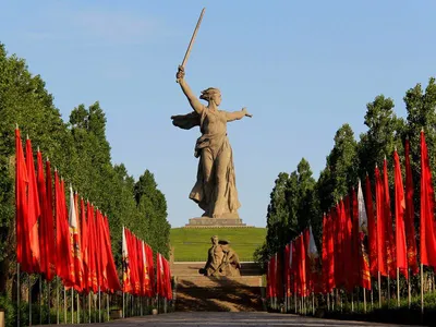 Мемориальный комплекс Мамаев Курган посвященный Героям Сталинградской битвы  - Достопримечательность