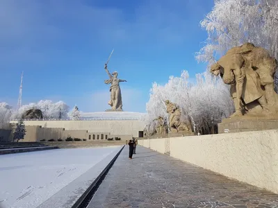 В Волгограде начали вывоз найденных на свалке пилонов с Мамаева кургана