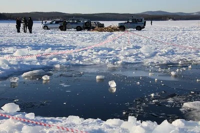 Закрыл детей, приняв осколки на себя» 10 лет назад упал Челябинский метеорит.  Как это было — рассказывают очевидцы: Общество: Россия: Lenta.ru