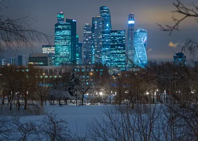 Москва, ночь, зима, набережная, …» — создано в Шедевруме