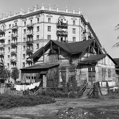 Такси у станции метро «Дворец Советов» - Retro photos