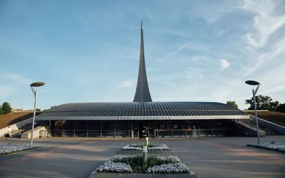 Москва от космоса сердитой Взгляд ночи Москвы от самолета, или анимации  космоса Россия сток-видео - Видео насчитывающей полет, напольно: 91812337