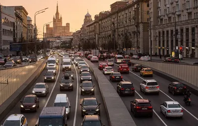 ВЕЧЕРНЯЯ МОСКВА В ФОРМАТЕ 4K. Улицы Москвы сегодня полны жизни. Комментарии  иностранцев. | Мария обо всём | Дзен