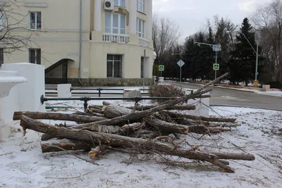 На площади Танича обновляют зону фонтана