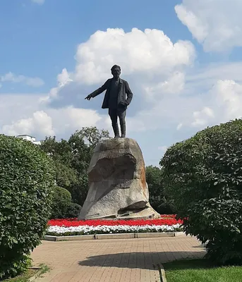 В Свердловске появился лучший в области памятник советской эпохи: Общество:  Облгазета