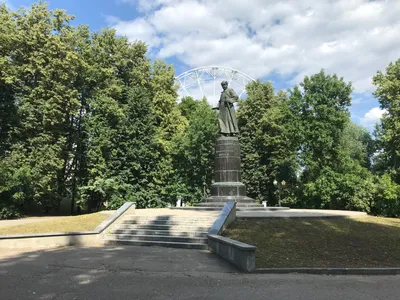 Памятник полку Нормандия-Неман в Иваново - Достопримечательность