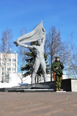 Памятник Дзержинскому в Ижевске - фото, отзывы 2024, рейтинг, телефон и  адрес