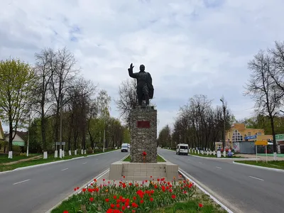 С.м.. Памятник киров редакционное фото. изображение насчитывающей спорт -  181459471