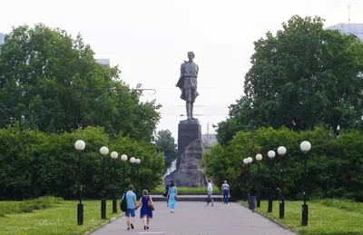 Памятник Максиму Горькому на одноименной площади в Нижнем Новгороде будет  отреставрирован к концу августа 2017 года | Медиапроект «Столица Нижний»