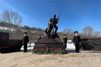 Памятник погибшим сотрудникам ФСБ в Нижнем Новгороде открыли в парке Победы  - 1 апреля 2022 - nn.ru