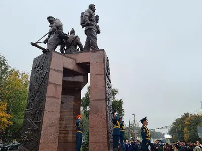 Памятник «Пожарным и спасателям» открыли в Нижнем Новгороде - KP.RU