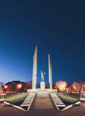 г.Оренбург памятник В.И.Ленину в Ленинском сквере ул.Советская | Фотопланета