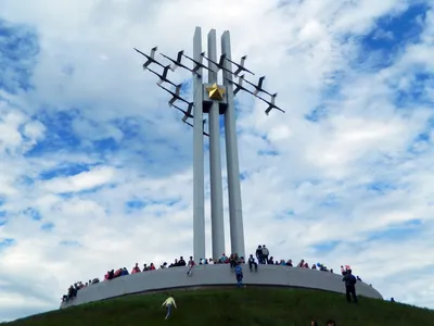 В Саратове установили скандальный памятник еврейской поэтессе | 12.10.2023  | Саратов - БезФормата