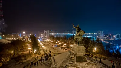 В Уфе поставили новый памятник клещу Валерию - РИА Новости, 15.06.2023