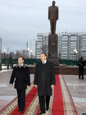 Сердцу милый городок. Памятник Карамзину