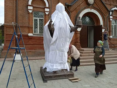 Что за памятник появился в Барнауле