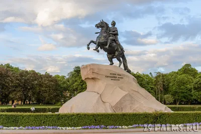 Фото на памятник в санкт петербурге фотографии